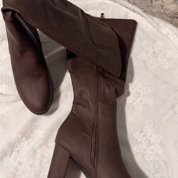 Shoes - Chic Over the Knee Brown Boots